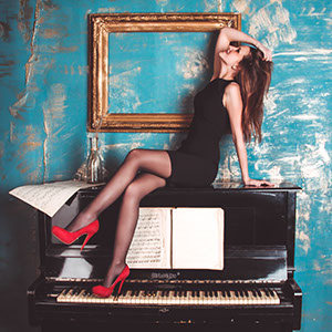 #40 Pianogirl